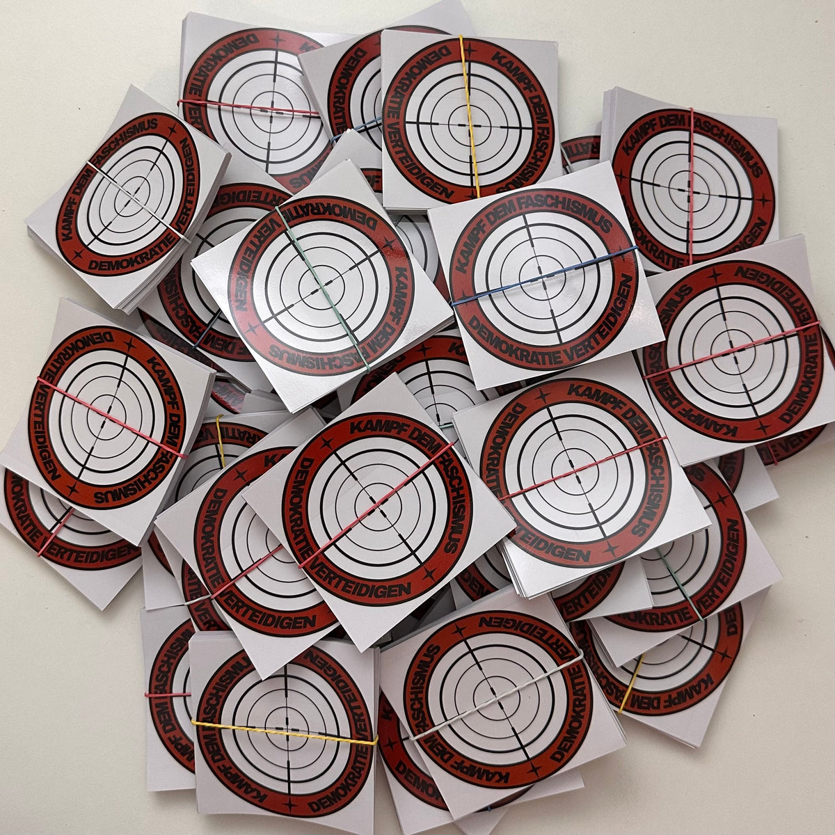 Sticker „Demokratie Verteidigen“ Transparent