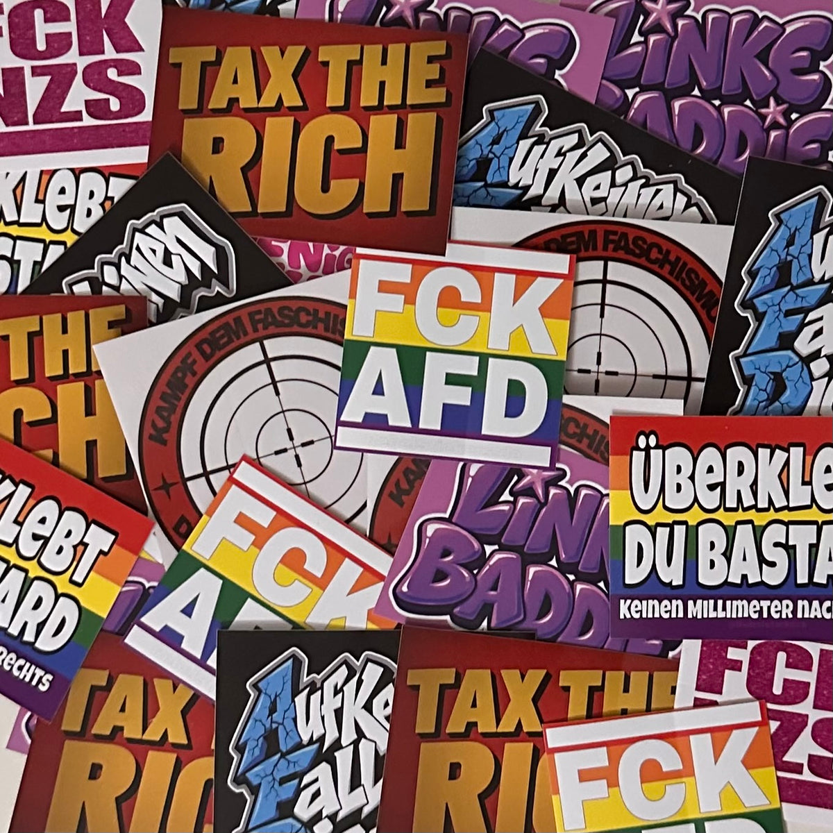 All-In Bundle: 200 Sticker/8 Motive